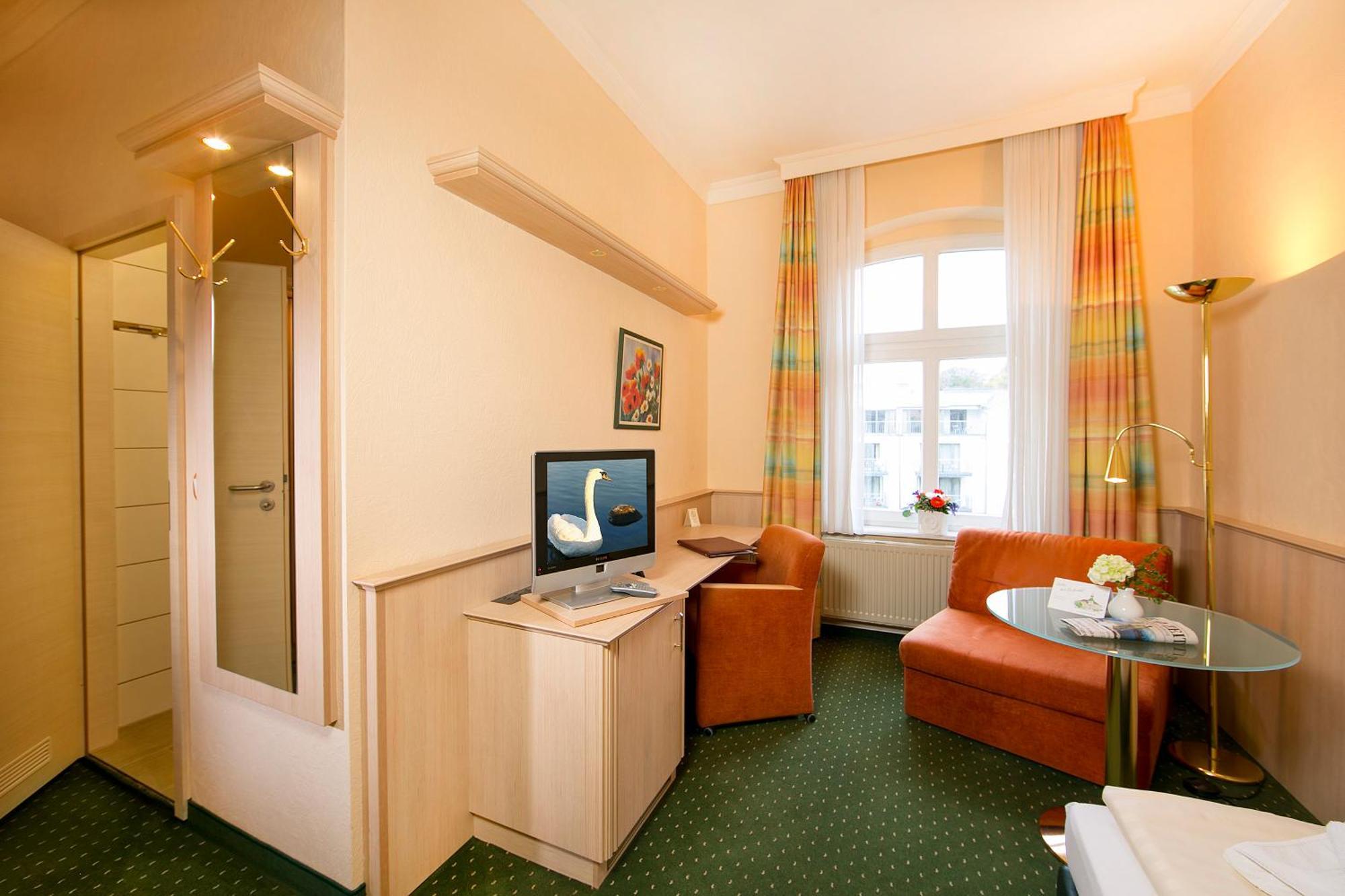 Hotel Duenenschloss Mit Private Spa Цинновиц Экстерьер фото