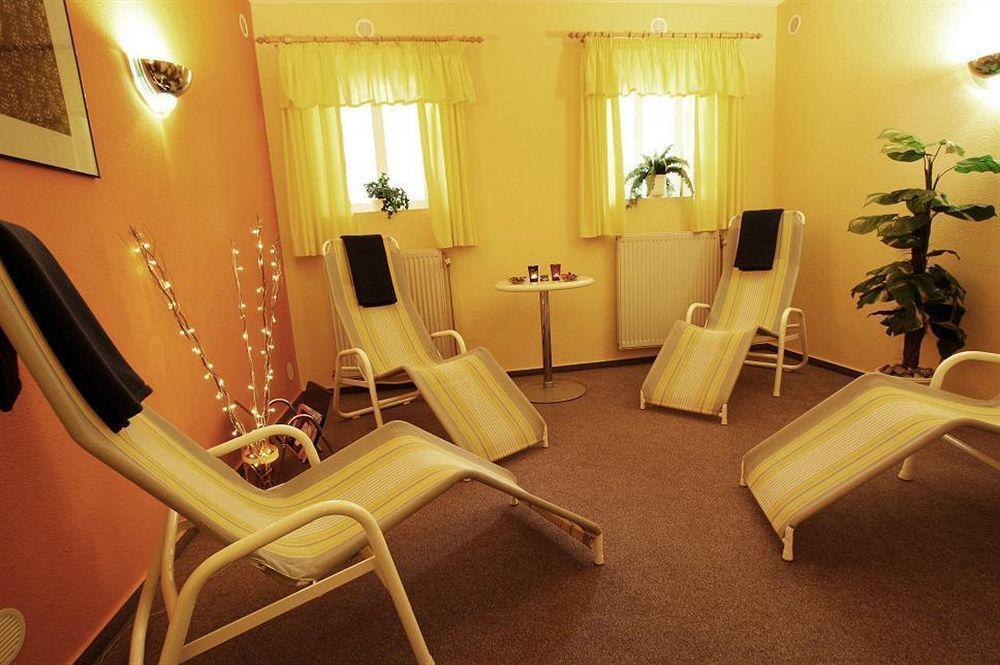 Hotel Duenenschloss Mit Private Spa Цинновиц Экстерьер фото