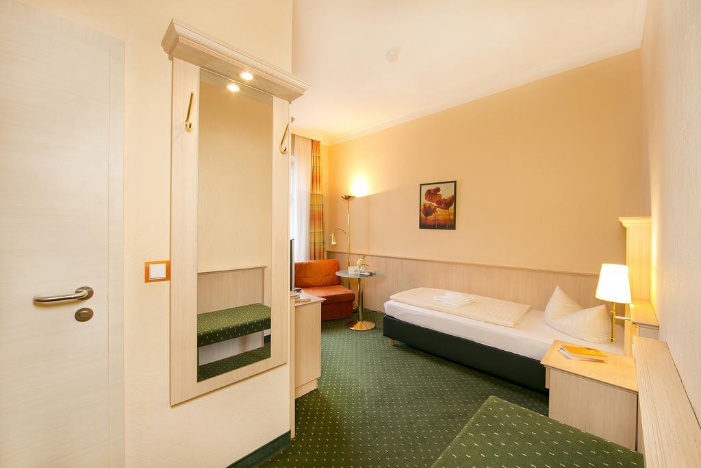 Hotel Duenenschloss Mit Private Spa Цинновиц Номер фото