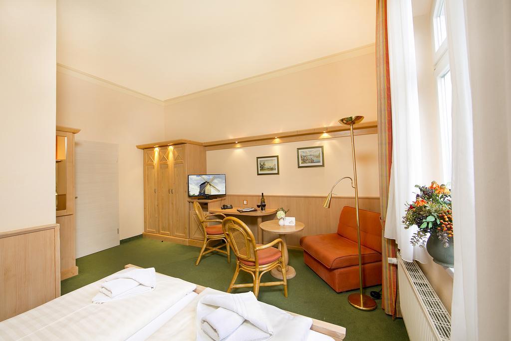 Hotel Duenenschloss Mit Private Spa Цинновиц Экстерьер фото
