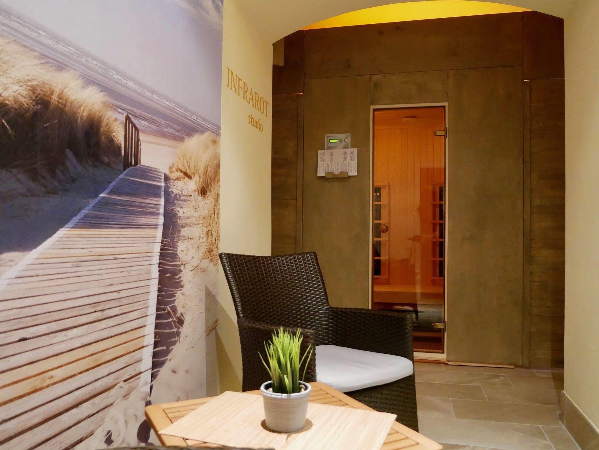 Hotel Duenenschloss Mit Private Spa Цинновиц Экстерьер фото