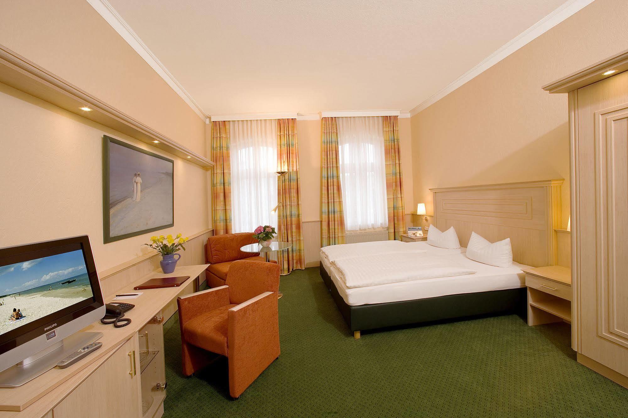 Hotel Duenenschloss Mit Private Spa Цинновиц Экстерьер фото